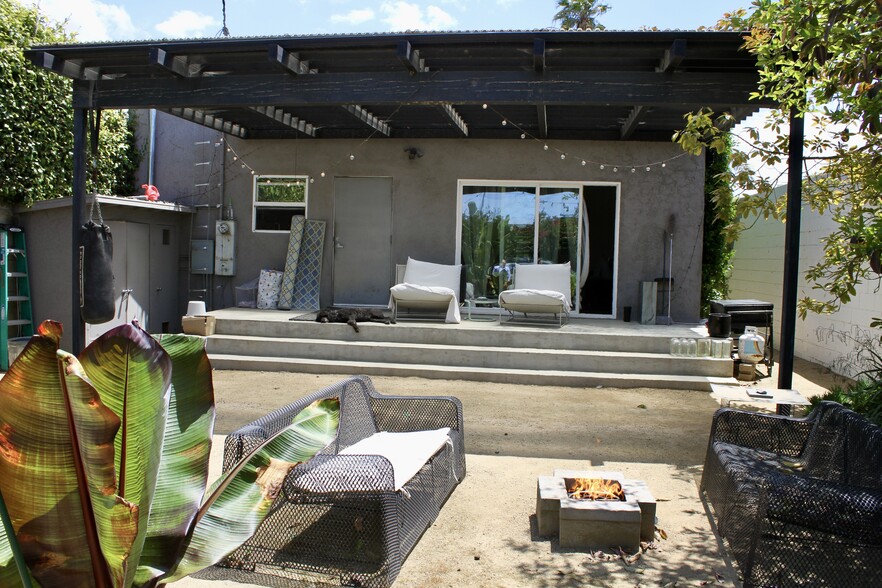 More Photos Of 2601 Southwest Dr, Los Angeles Office Residential For Sale