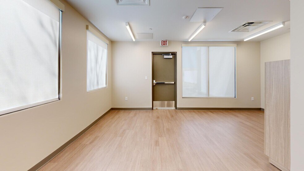 More Photos Of 5901 W Waco Dr, Waco Medical For Sale