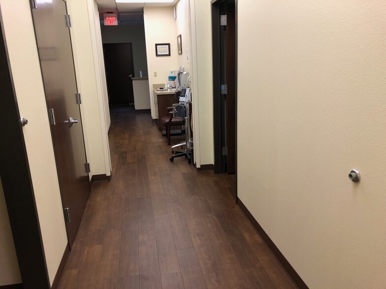 More Photos Of 1701 Walter Holiday Dr, Cleburne Medical For Lease