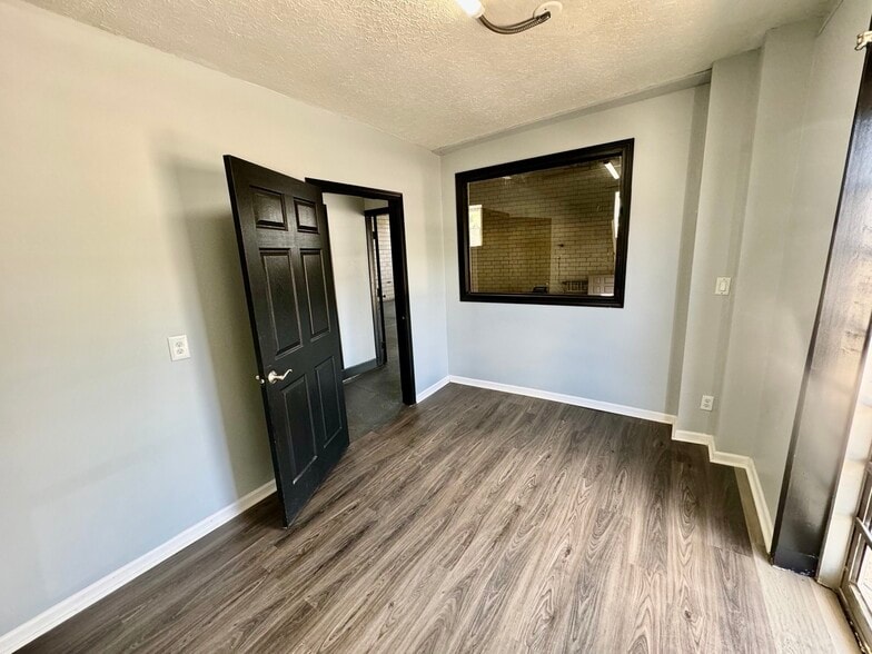 More Photos Of 1475 Massillon Rd, Akron Convenience Store For Lease