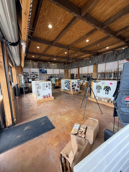 More Photos Of 35423 SH-249, Suite B, Pinehurst Showroom For Lease