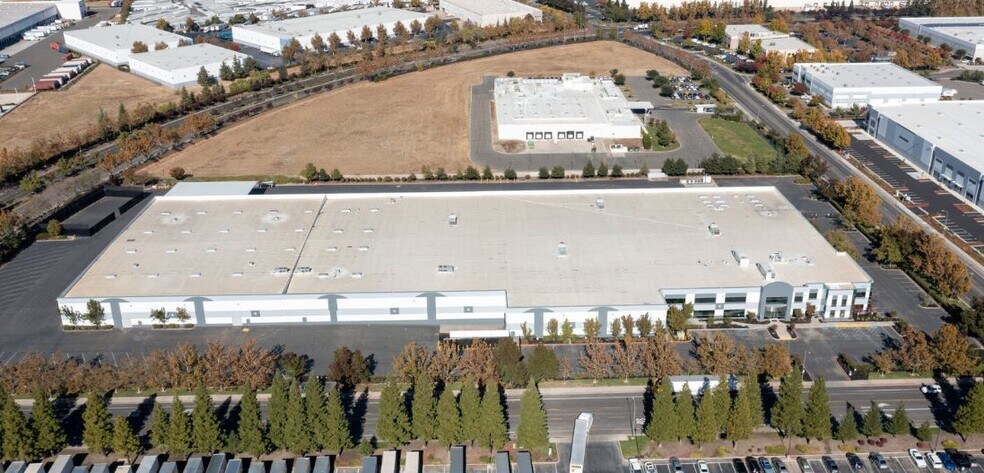 More Photos Of 3500 Carlin Dr, West Sacramento Distribution For Lease