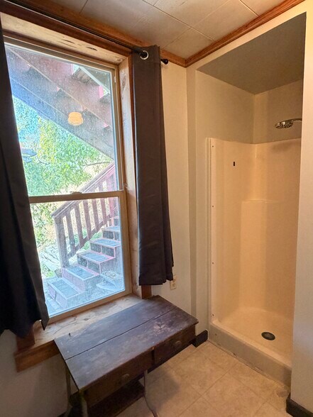 More Photos Of 1005 1st St, Moro Freestanding For Sale
