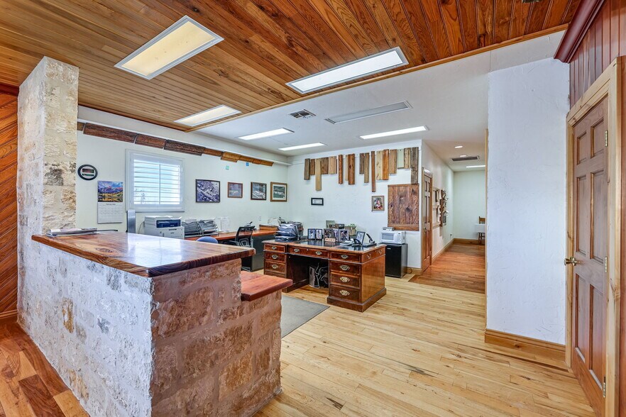 More Photos Of 2684 W US Highway 290, Fredericksburg Warehouse For Sale