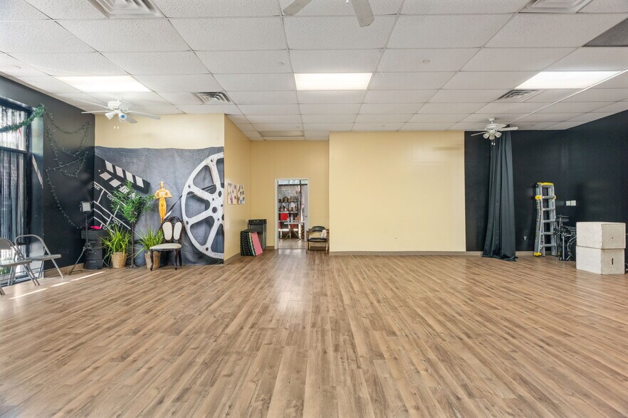 More Photos Of 29B Nelson Ave, Staten Island General Retail For Lease