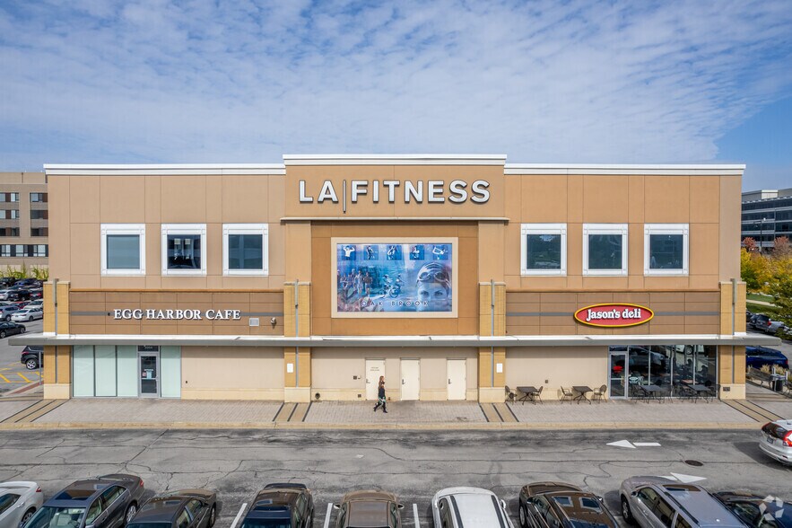 More Photos Of 2030 York Rd, Oak Brook Health Club For Lease