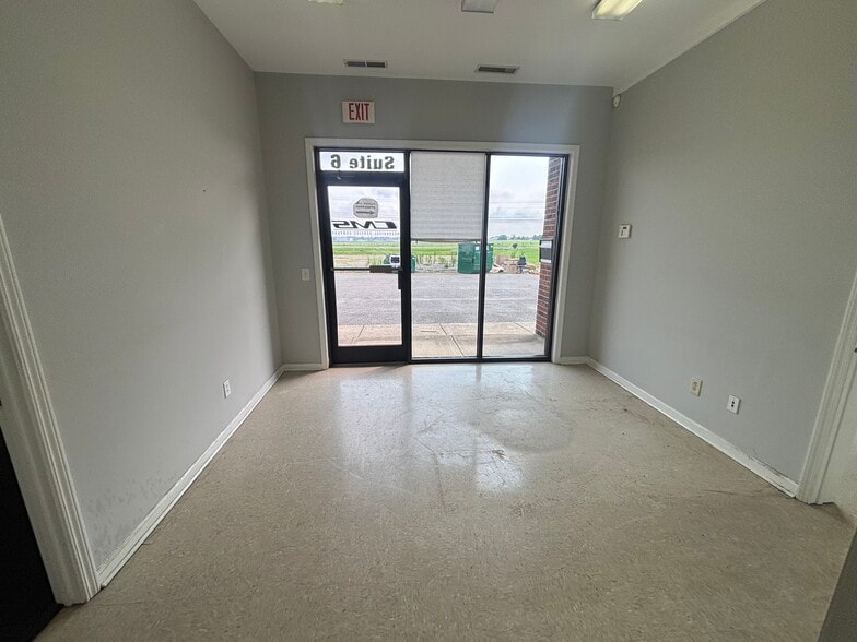 More Photos Of 109 Threet Industrial Rd, Smyrna Flex For Lease