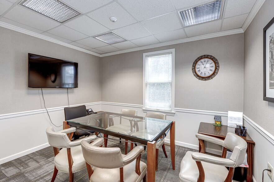 More Photos Of 221 S Main St, Flemington Office For Sale