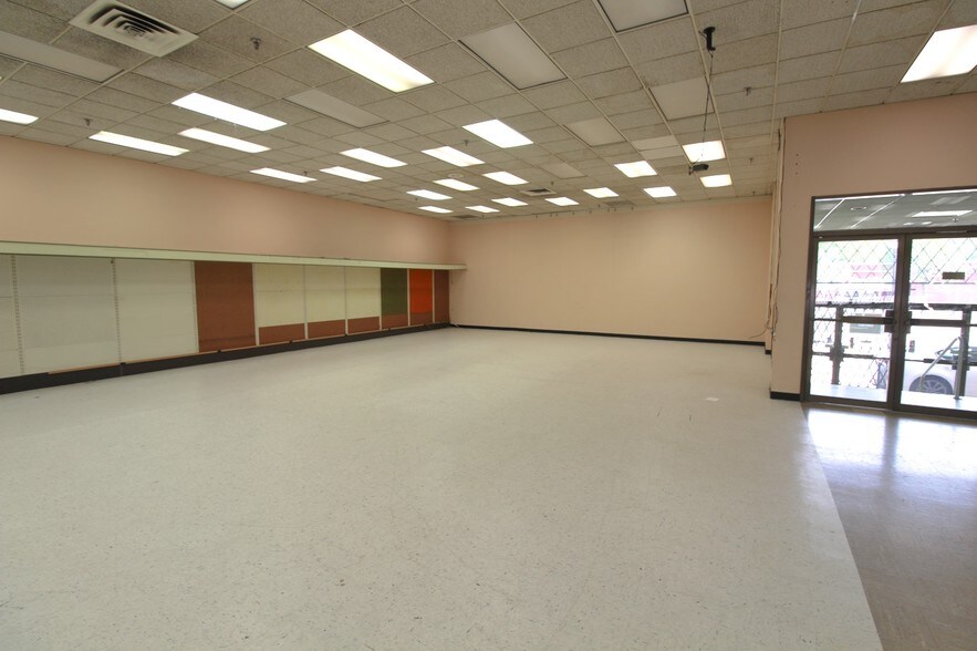 More Photos Of 1010 3rd Ave, Huntington Storefront Retail Office For Lease