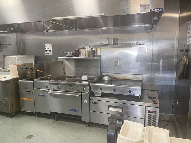 More Photos Of 546 W Compton Blvd, Compton Restaurant For Sale
