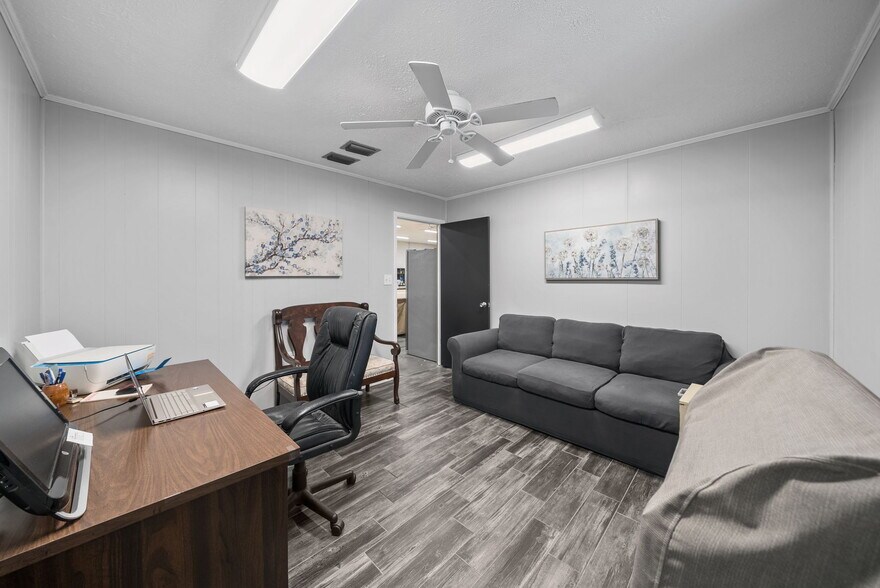 More Photos Of 2135 E 5th St, Panama City Auto Repair For Sale