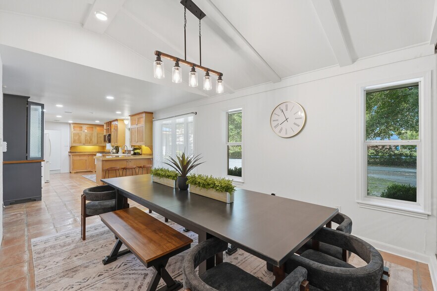 More Photos Of 12319 Scyrus Ln, Houston Office For Sale