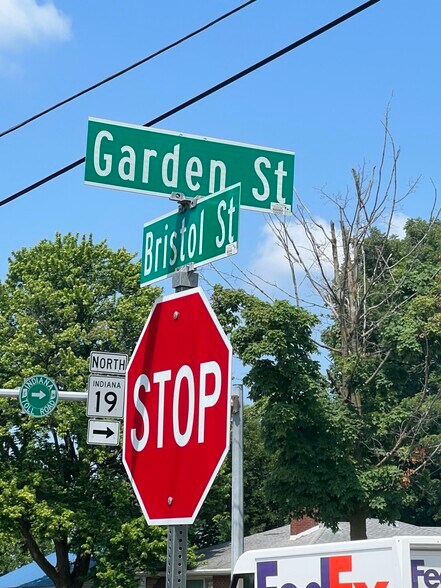 More Photos Of 601 E Bristol St, Elkhart Medical For Lease