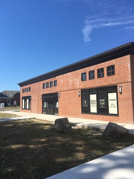 Primary Photo Of 9 Tunxis Ave, Bloomfield Storefront Retail Office For Lease