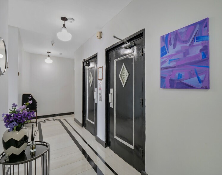 More Photos Of 1811 Whitley Ave, Los Angeles Apartments For Sale