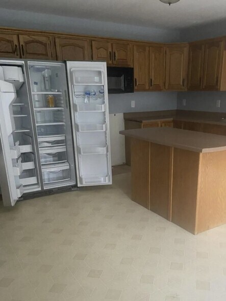 More Photos Of 163 Holly Hock Dr, Liberty Specialty For Sale