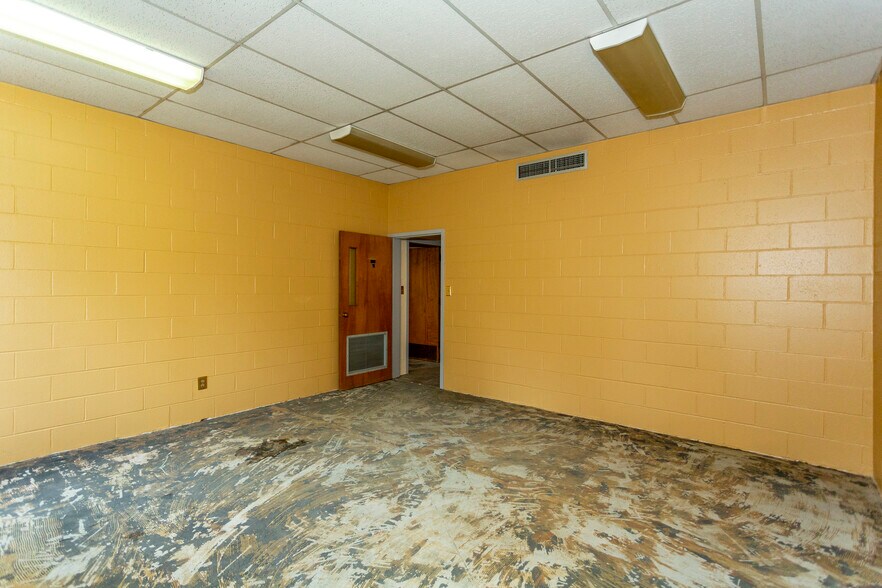 More Photos Of 2001 Avenue Z, Birmingham Religious Facility For Sale