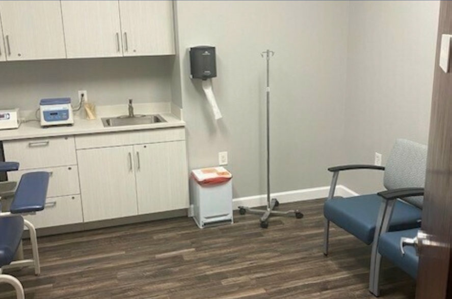 More Photos Of 4601 Old Shepard Pl, Plano Medical For Sale