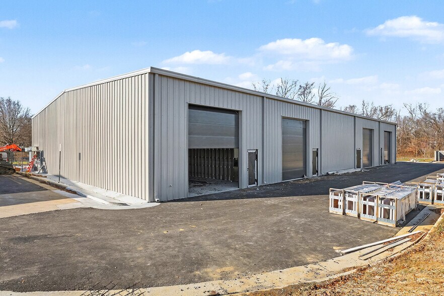 More Photos Of 3406 Shannon Park Dr, Fredericksburg Warehouse For Lease