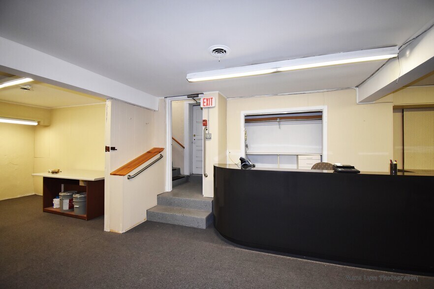 More Photos Of 4740 Main St, Lisle Storefront For Lease