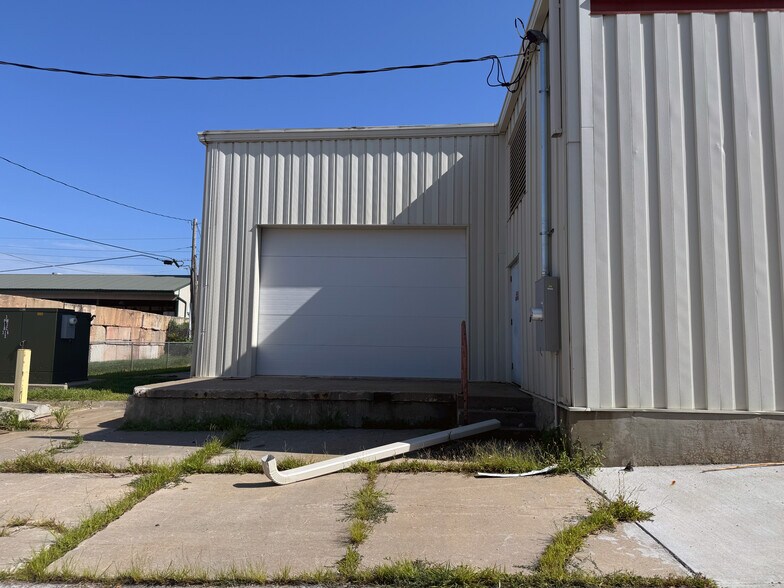 More Photos Of 2720 N 84th St, Omaha Warehouse For Sale