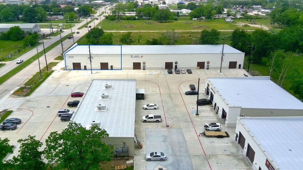 More Photos Of 16230 W Bellfort St, Sugar Land Warehouse For Lease