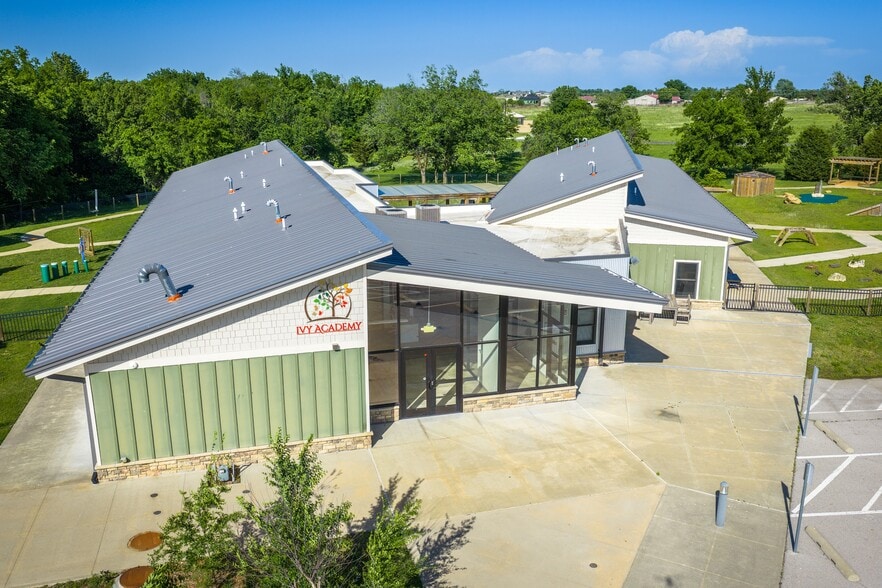 More Photos Of 6455 E 106th St N, Sperry Office For Lease
