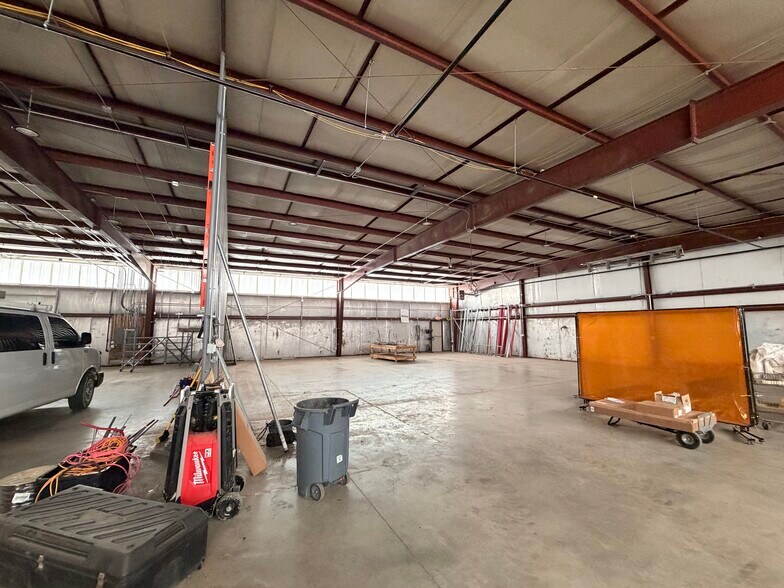 More Photos Of 1915 S High St, Columbus Warehouse For Lease