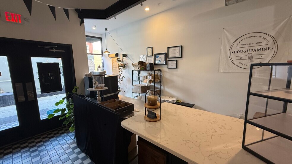 More Photos Of 118-120 Northampton St, Easton Apartments For Lease