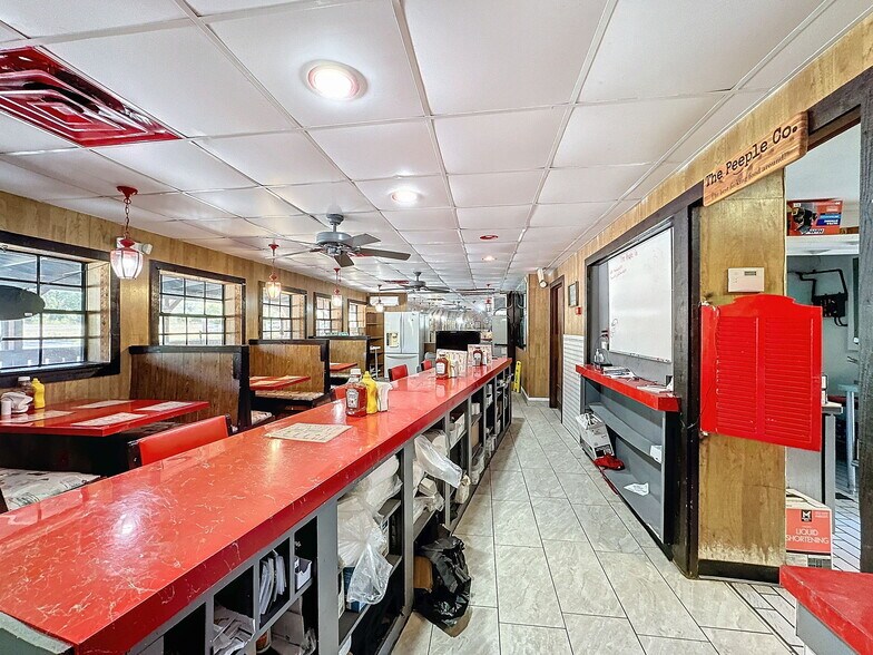 More Photos Of 15525 Shady Hills Rd, Spring Hill Restaurant For Sale