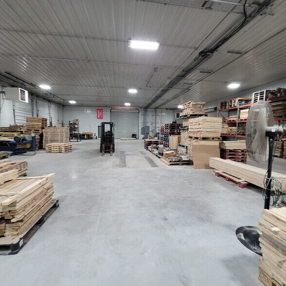 More Photos Of 807 4th Ave, Joliet Warehouse For Lease