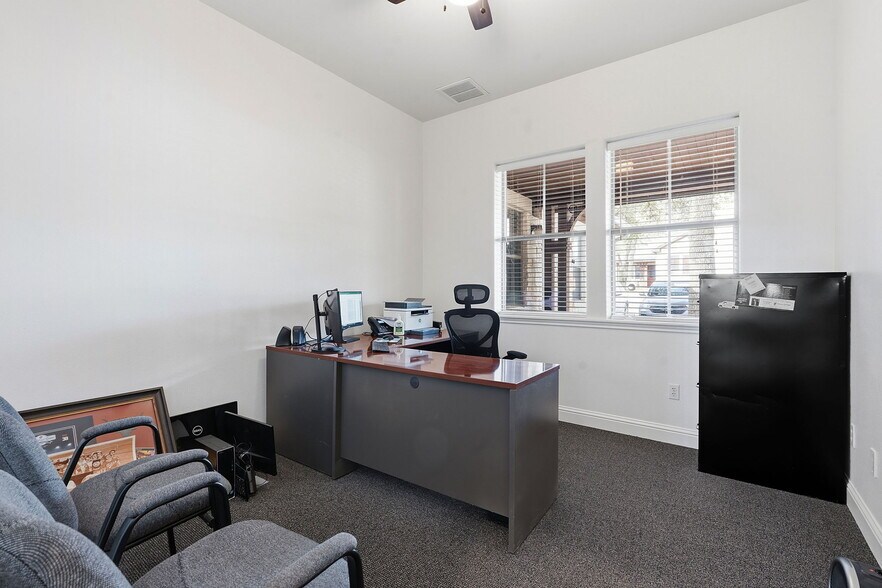 More Photos Of 5901 Old Fredericksburg Rd, Austin Office For Sale