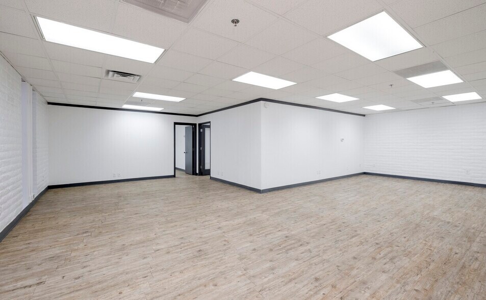 More Photos Of 5060 N 19th Ave, Phoenix Office For Sale