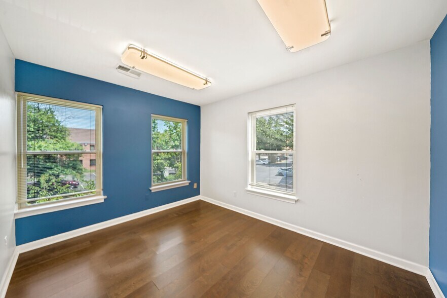 More Photos Of 4308-4312 Evergreen Ln, Annandale Office For Lease