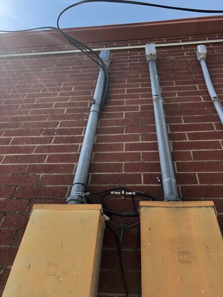 More Photos Of 2301 Central Dr, Bedford Unknown For Lease