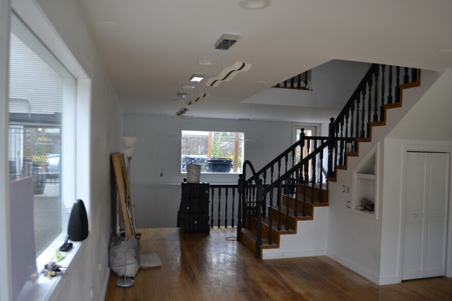 More Photos Of 9 Monroe St, Ellicottville Storefront Retail Residential For Lease