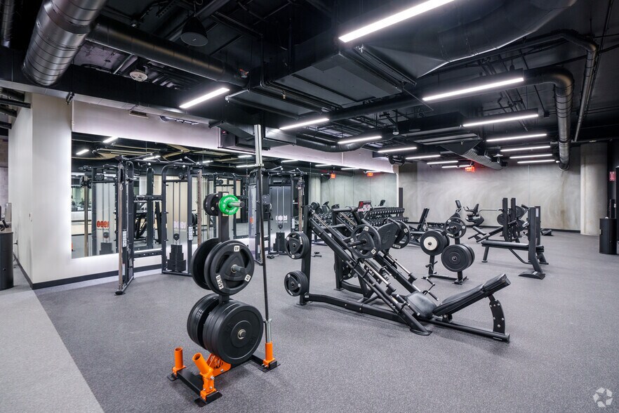 More Photos Of 1950 Broadway, Oakland Apartments For Lease