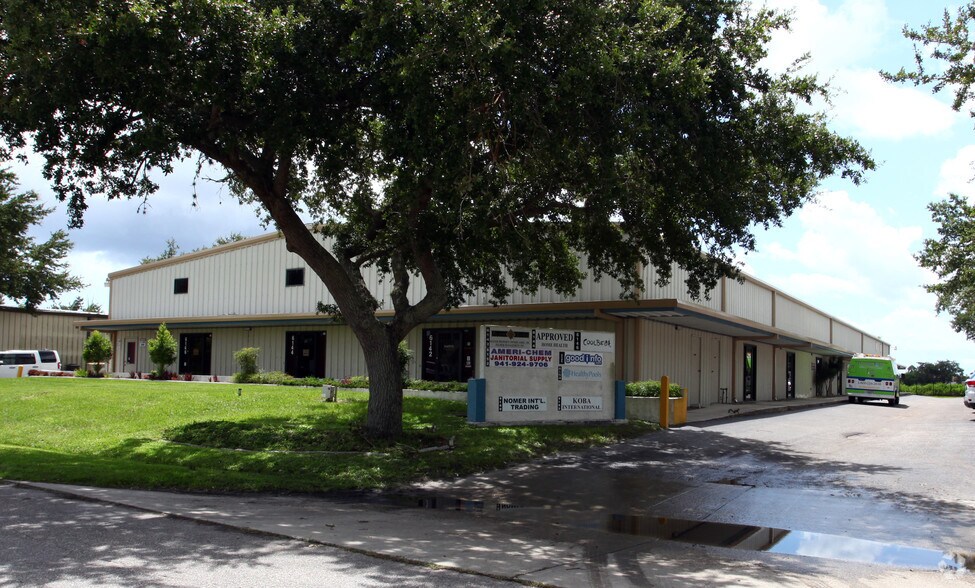 Primary Photo Of 6142-6162 Clark Center Ave, Sarasota Warehouse For Lease