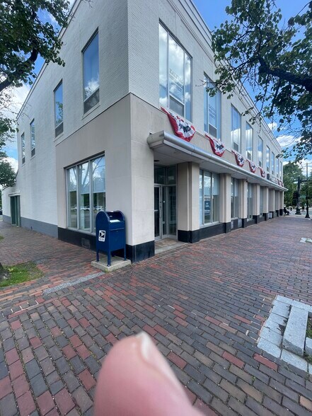 More Photos Of 635 Massachusetts Ave, Arlington Storefront Retail Office For Lease