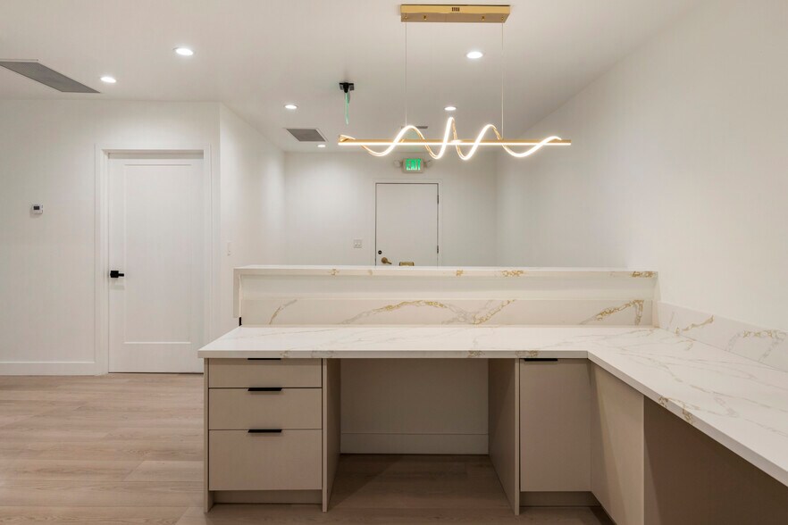 More Photos Of 436 N Roxbury Dr, Beverly Hills Medical For Lease