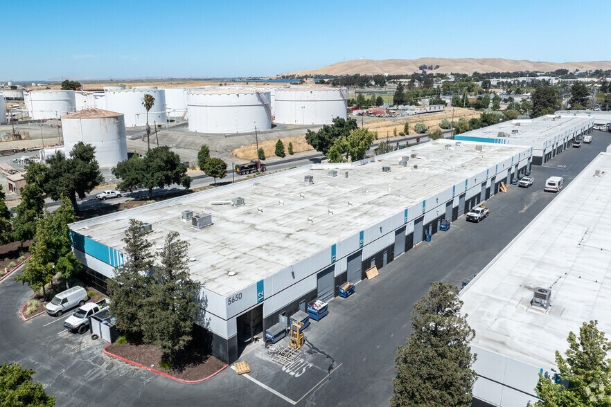 More Photos Of 5650 Imhoff Dr, Concord Warehouse For Lease