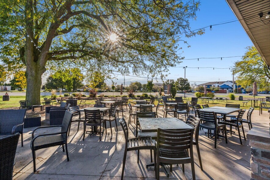 More Photos Of 1720 North Ridge Rd, Findlay General Retail For Sale