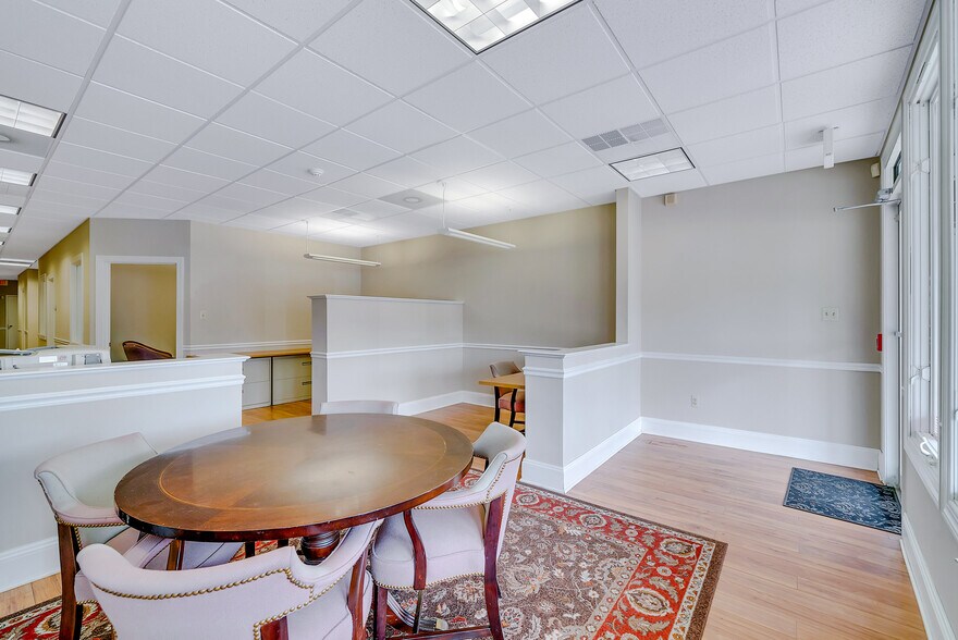 More Photos Of 124 S York Rd, Hatboro Office For Sale