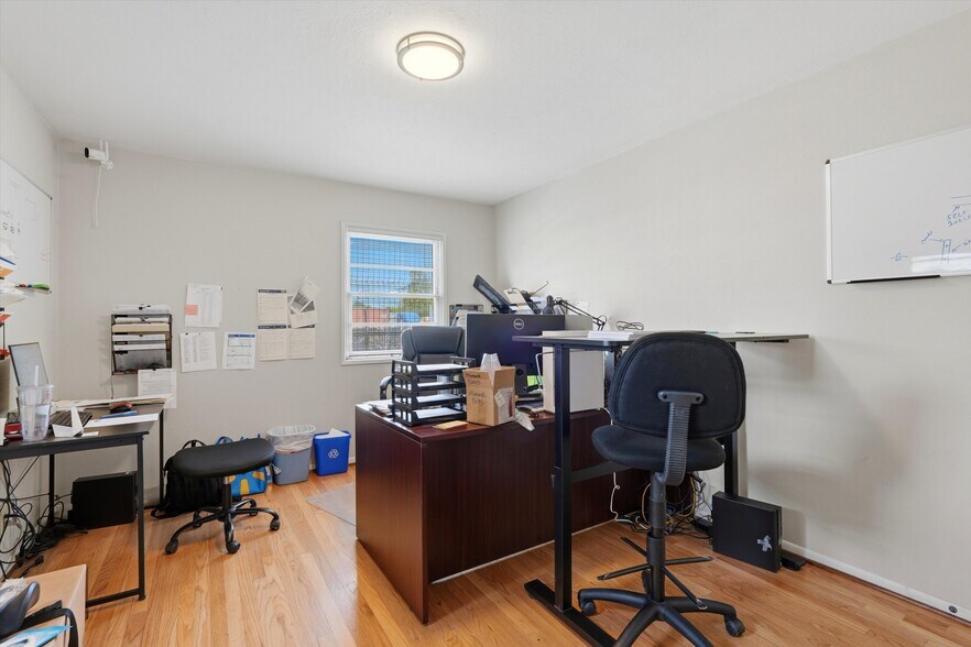 More Photos Of 2706 NE Columbia Blvd, Portland Industrial For Sale
