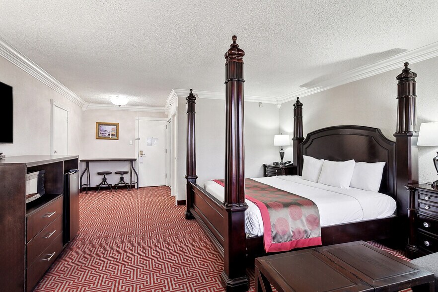 More Photos Of 3400 Service Rd, Metairie Hotel For Sale