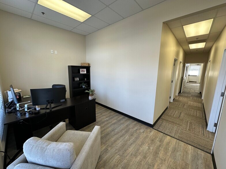 More Photos Of 2124 W Chesterfield Blvd, Springfield Storefront Retail Office For Lease