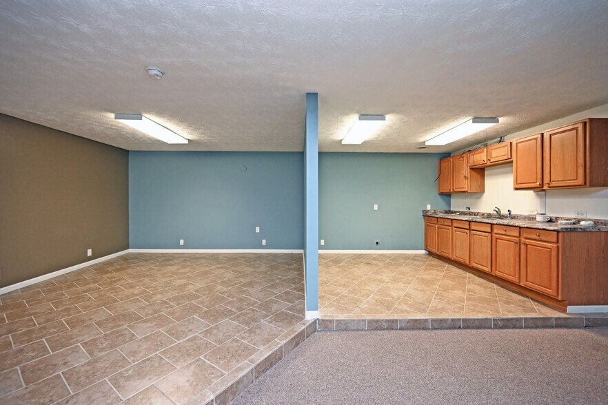 More Photos Of 9101 N Dixie Dr, Dayton Storefront Retail Office For Sale