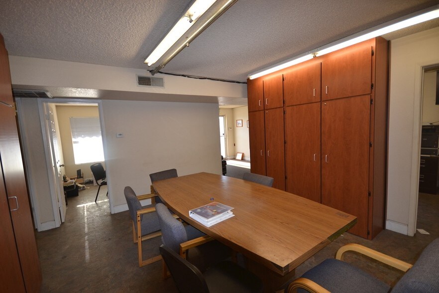 More Photos Of 7741 N 68th Ave, Glendale Service For Sale