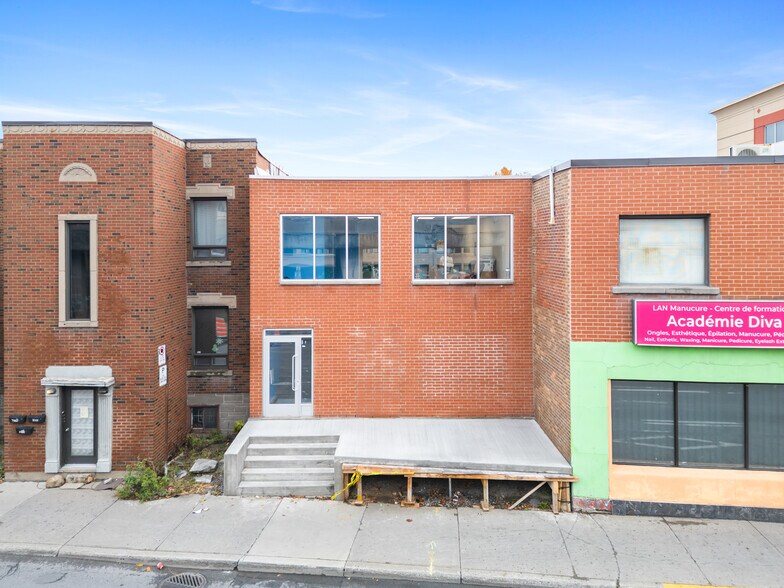 Primary Photo Of 206 Boul Crémazie E, Montréal Flex For Sale
