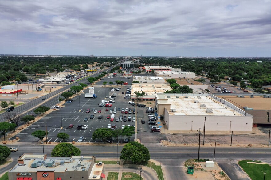 More Photos Of 2903-2905 50th St, Lubbock General Retail For Sale